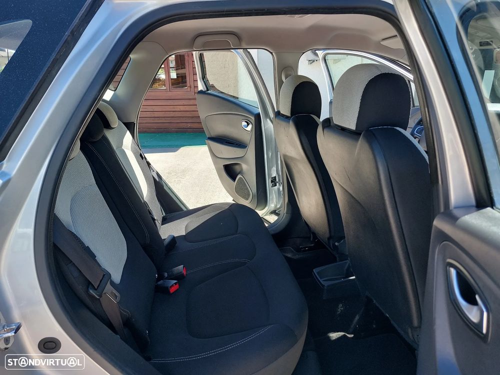 Renault Captur 1.5 dCi EDC - 12