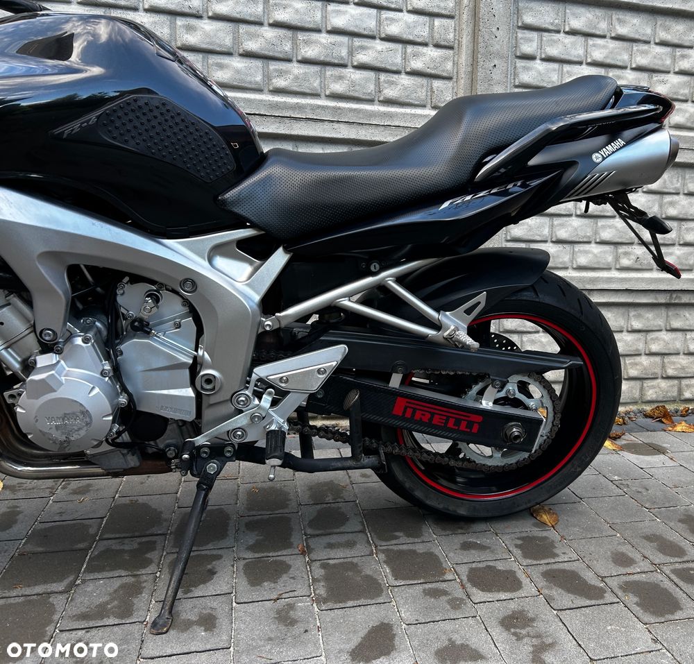 Yamaha FZS - 19
