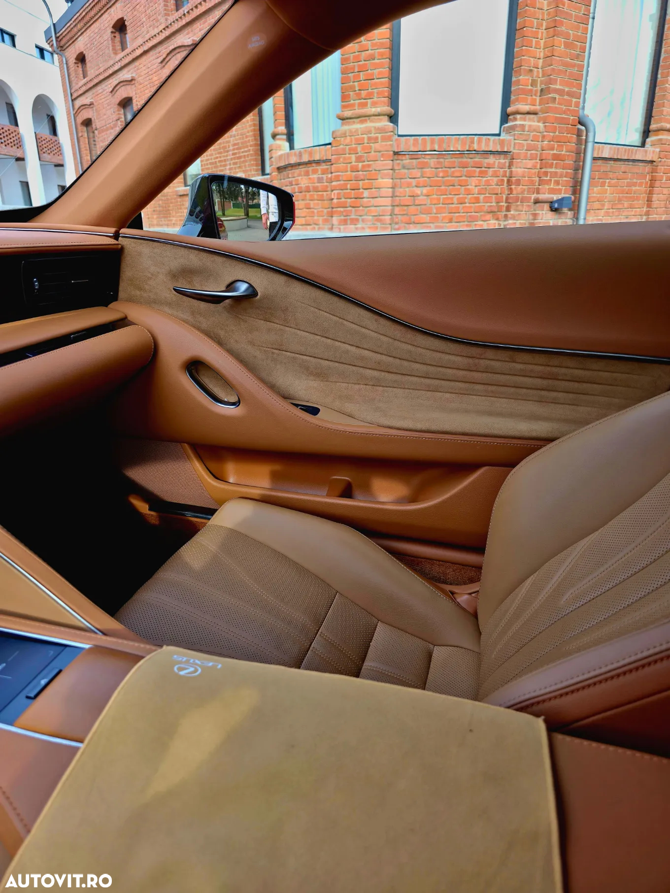 Lexus LC 500h Luxury - 8