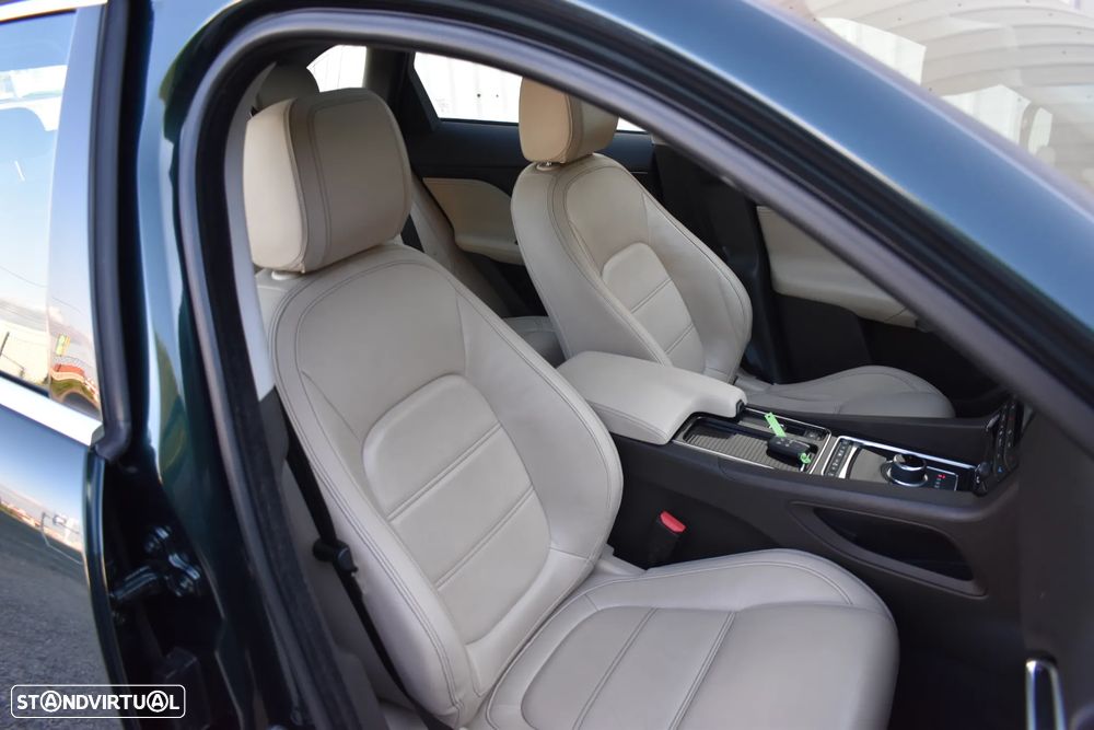 Jaguar F-Pace - 24