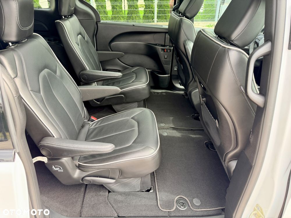 Chrysler Pacifica - 37