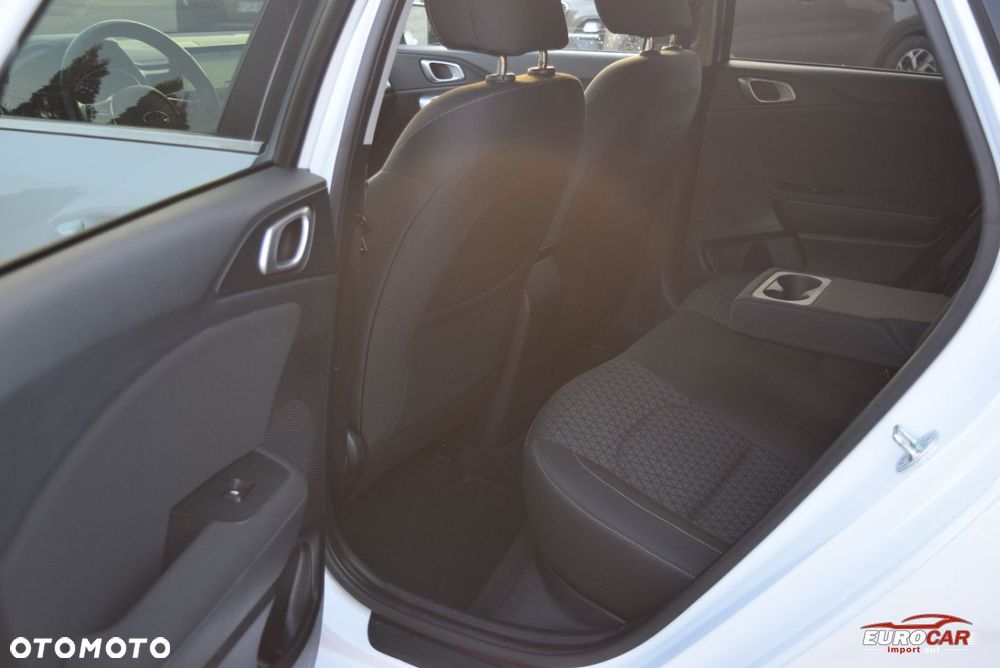 Kia Ceed 1.4 T-GDI L Business Line - 17