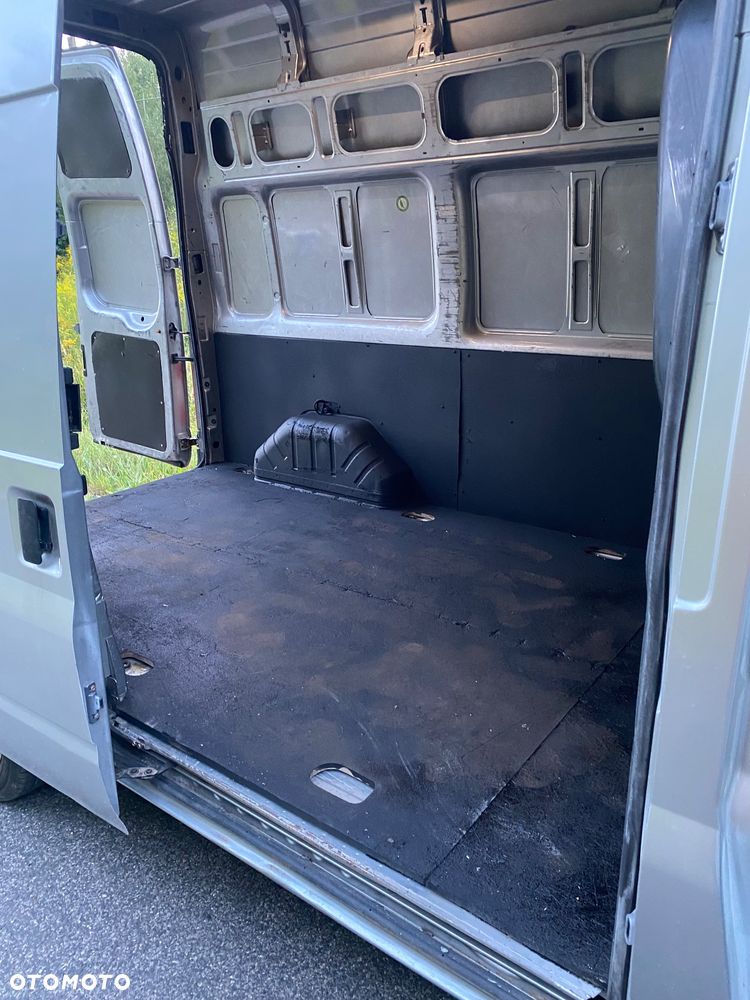 Ford Transit - 12
