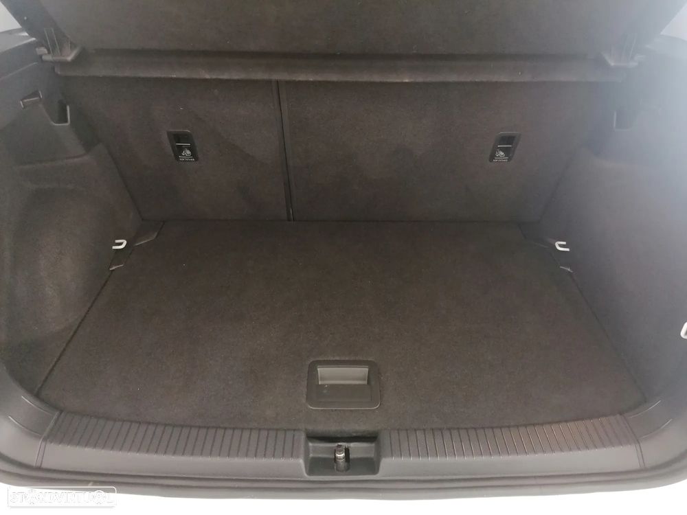 VW T-Cross 1.0 TSI Life - 40