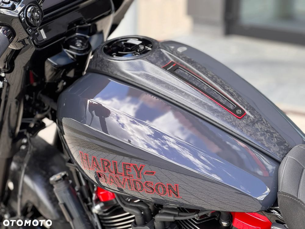 Harley-Davidson CVO Street Glide - 23