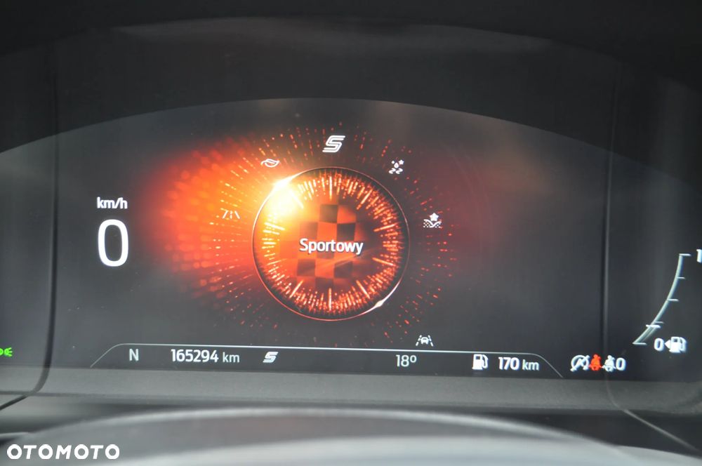 Ford Kuga 2.0 EcoBlue Hybrid ST-LINE X - 28