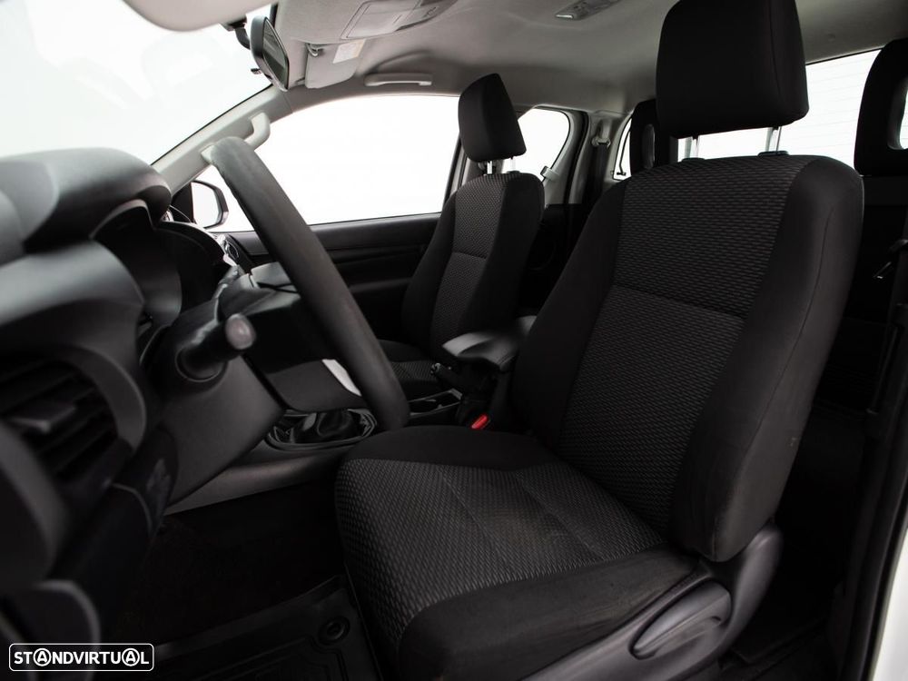 Toyota Hilux 2.4 D-4D 4WD CE c/iva - 7