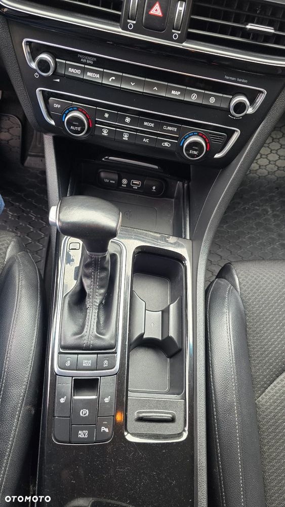 Kia Optima 1.7 CRDI L DCT - 17