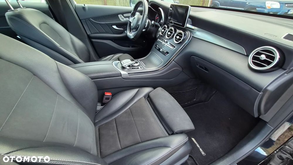 Mercedes-Benz GLC 250 4Matic 9G-TRONIC AMG Line - 19