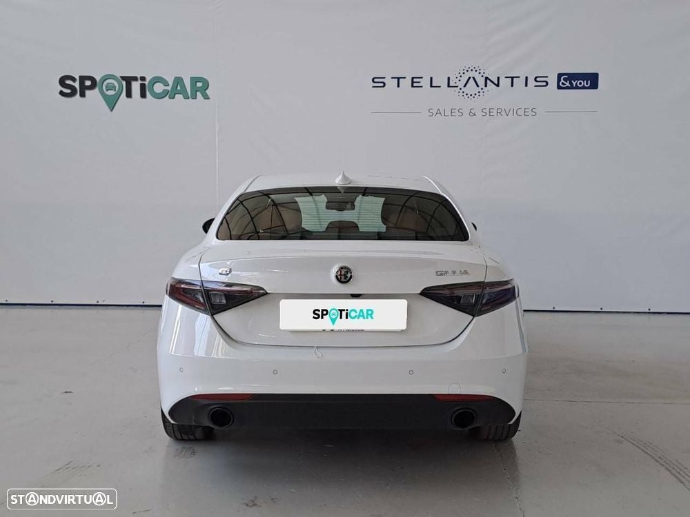 Alfa Romeo Giulia 2.0 T TI Q4 AT8 - 7
