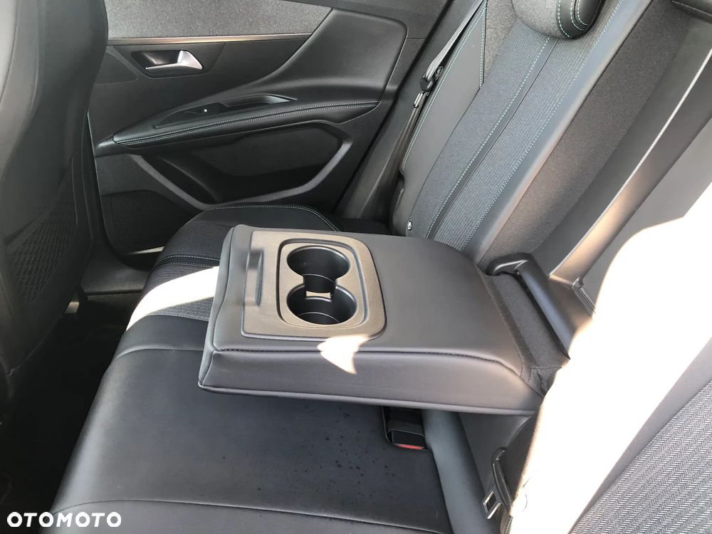 Peugeot 3008 1.2 PureTech Allure S&S EAT8 - 14