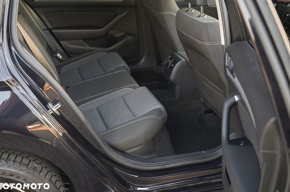2023 Volkswagen Passat 2.0 TDI SCR Style DSG, photograph 8