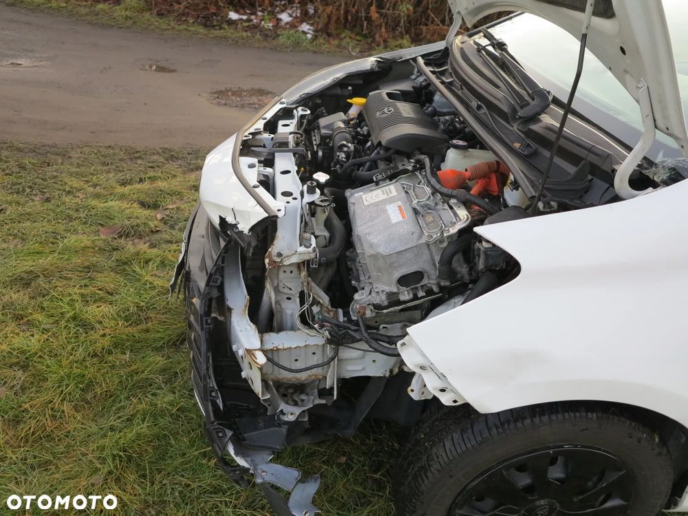 Toyota Yaris Hybrid 100 Active EU6 - 10