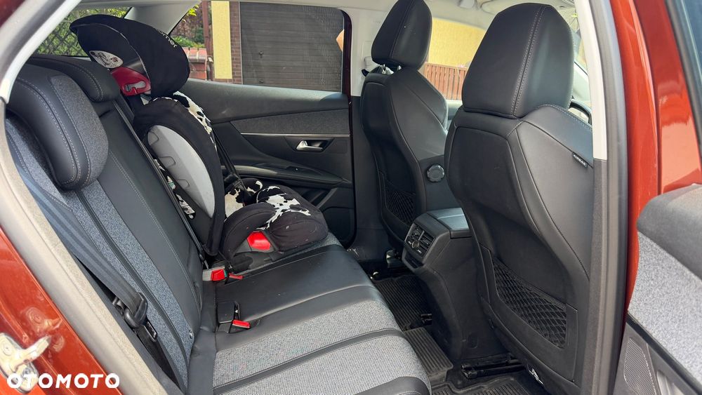 Peugeot 3008 1.6 PureTech GPF Allure S&S EAT8 - 8