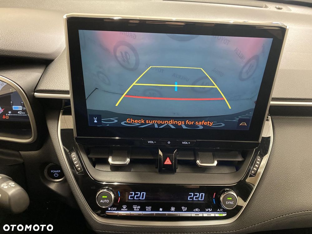 Toyota Corolla Cross - 17