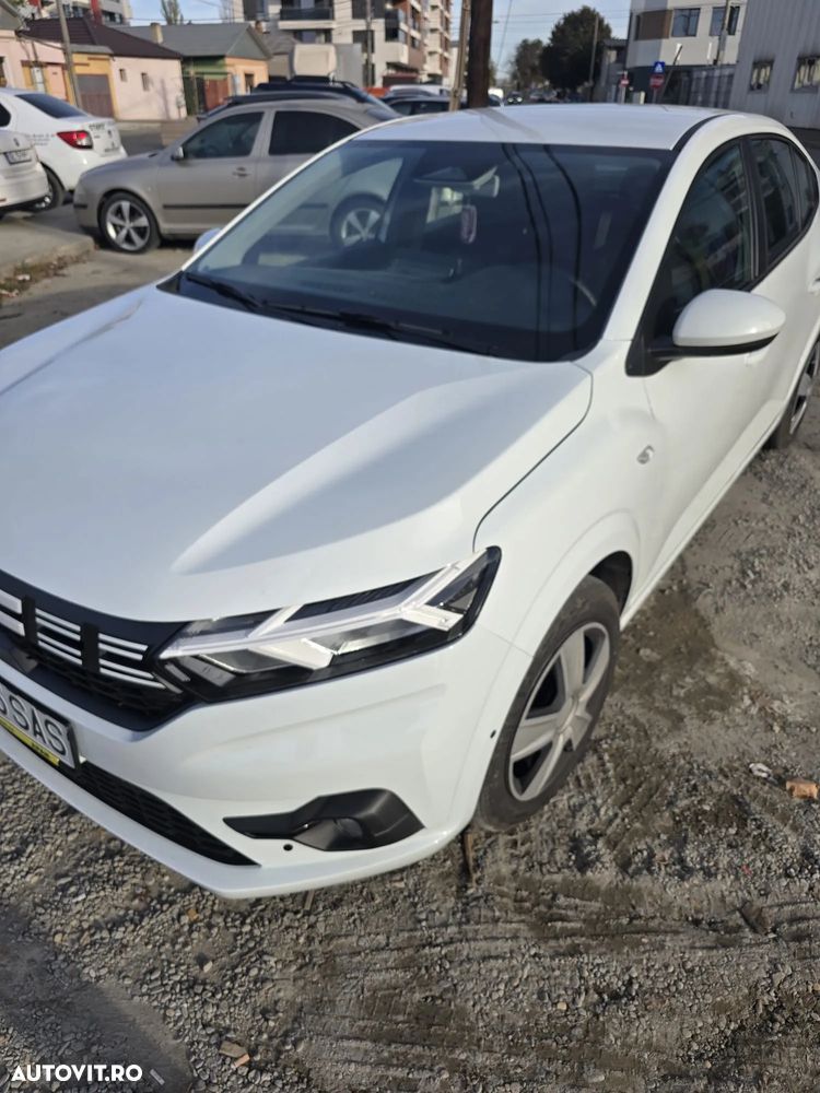 Dacia Logan TCe 90 MT5 Essential - 1