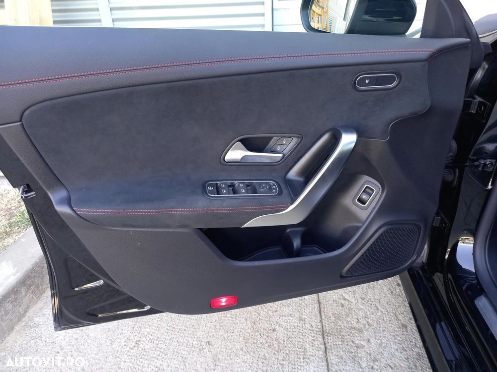 Mercedes-Benz CLA 180 7G-DCT - 19