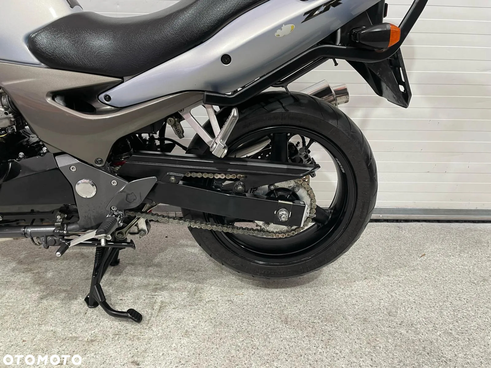 Kawasaki ZR - 8
