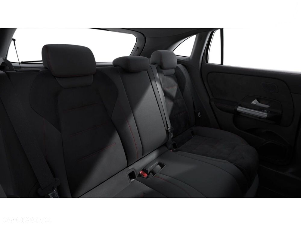 Mercedes-Benz GLA 200 mHEV AMG Line 7G-DCT - 11