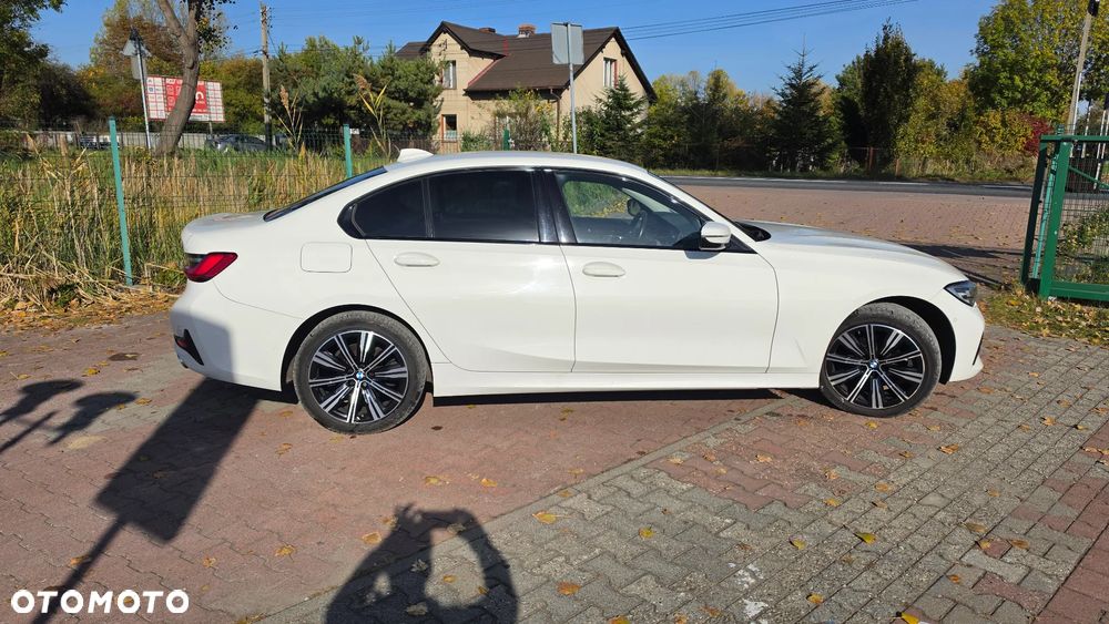 BMW Seria 3 318d Sport Line - 27