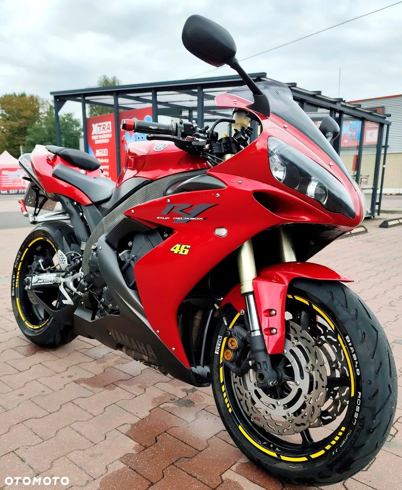 Yamaha R1 - 1
