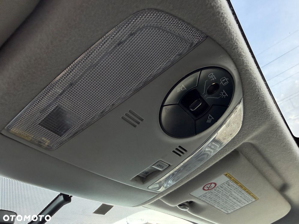 Toyota Prius (Hybrid) Executive - 24