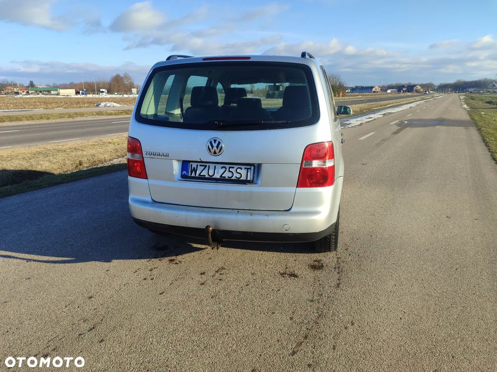 Volkswagen Touran 1.6 Basis - 4