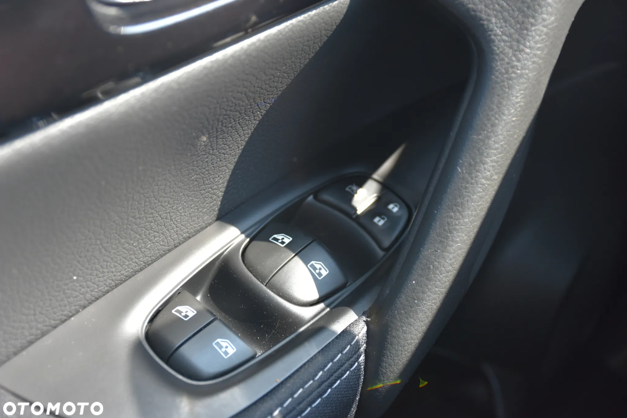 Nissan Qashqai 1.3 DIG-T N-Connecta - 18