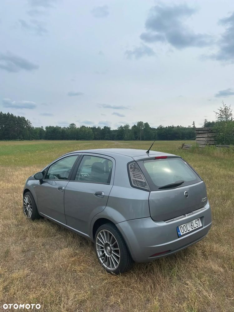 Fiat Grande Punto - 4