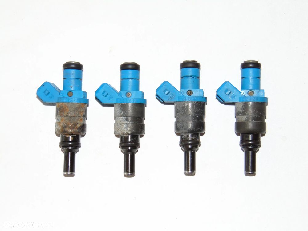 KOMPLET wtryski wtrysk wtryskiwacz paliwa 058133551F Audi A4 B5 A6 C5 VW Volkswagen Passat benzyna 1.8 - 6
