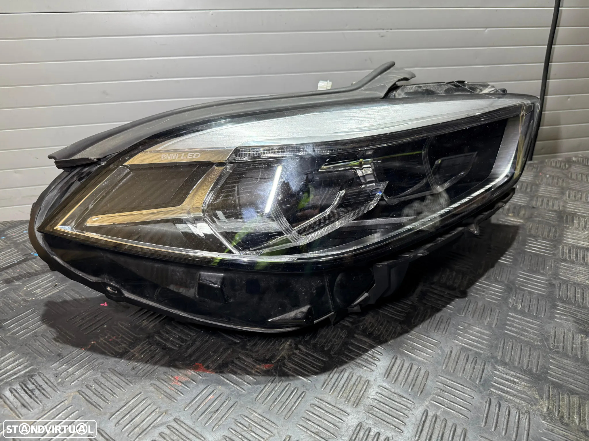 Optica Direita Led BMW F40 - 2