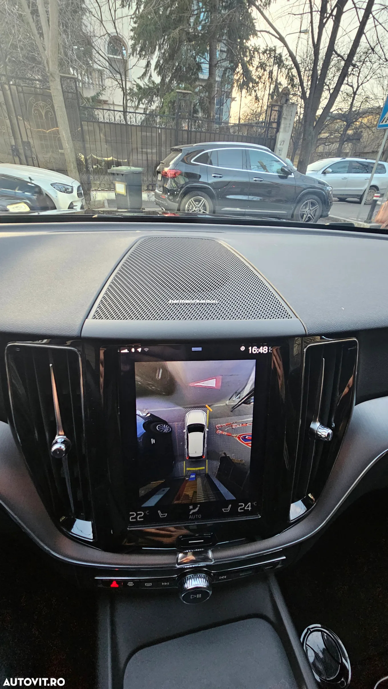 Volvo XC 60 B5 AWD Momentum Pro - 12
