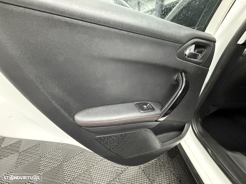 Peugeot 2008 1.2 PureTech GT Line - 13