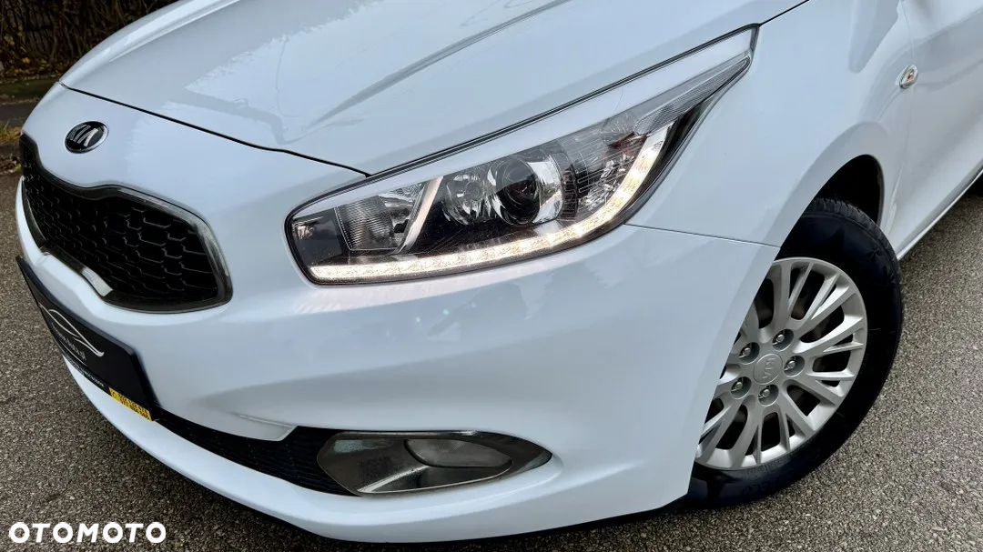 Kia Ceed 1.4 CVVT SW Dream-Team Edition - 2