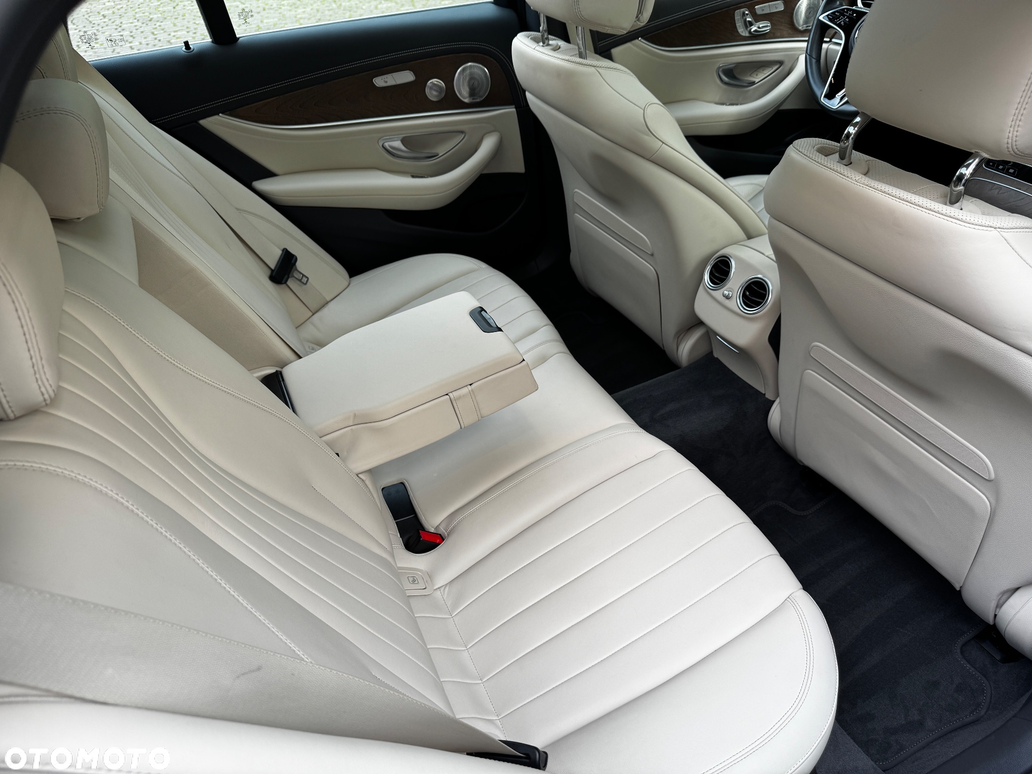 Mercedes-Benz Klasa E 300 de 4Matic T 9G-TRONIC Avantgarde - 19