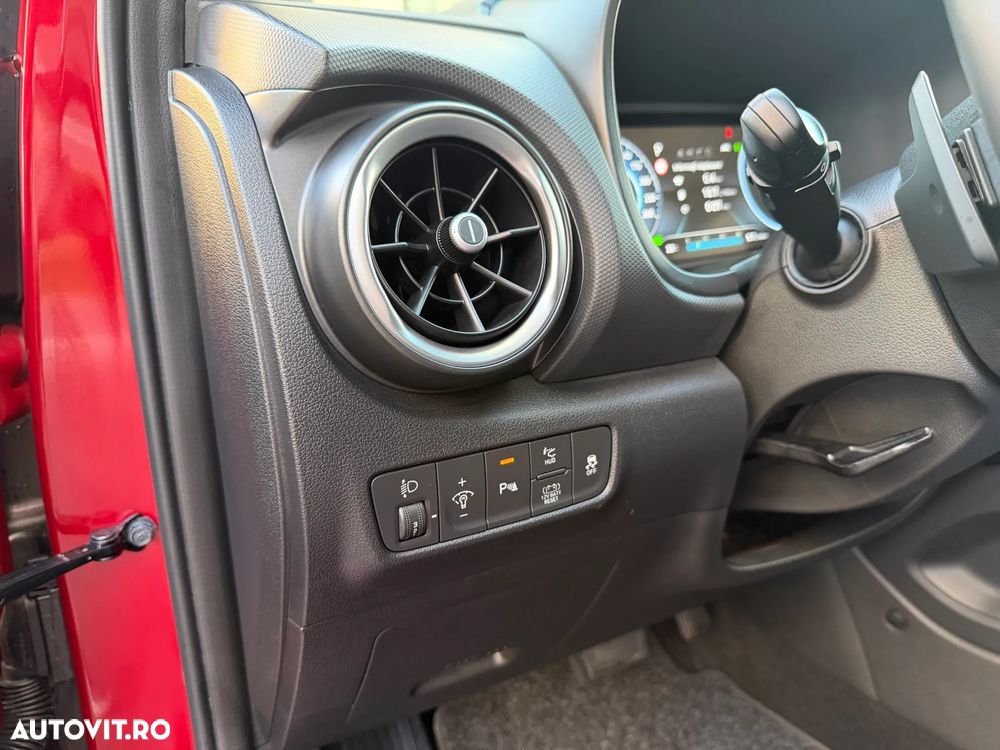 Hyundai KONA - 14