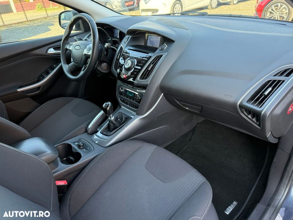 Ford Focus 1.6 EcoBoost Start-Stopp-System Titanium - 12