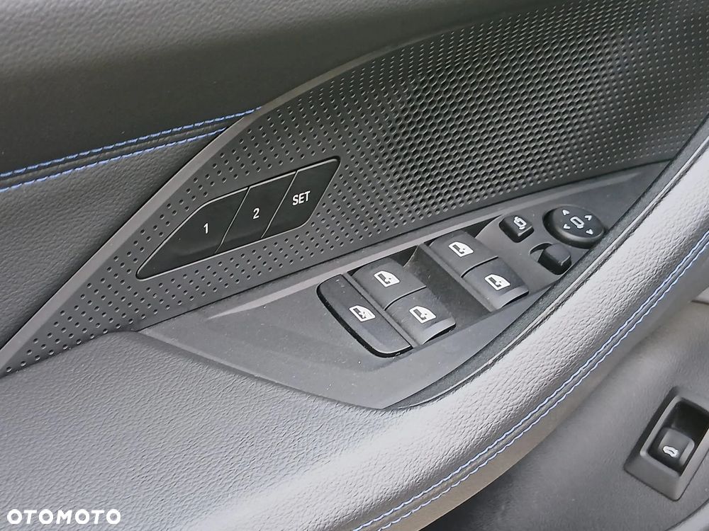 BMW i4 80.7kWh eDrive 35 M Sport - 13