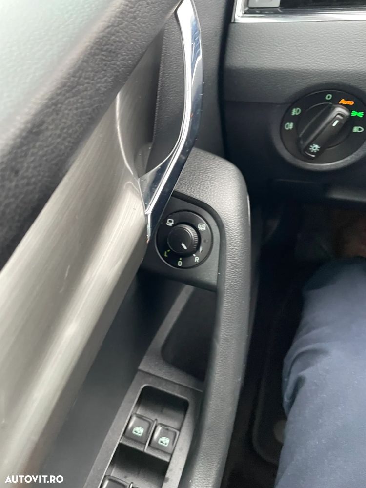 Skoda Octavia Combi 2.0 TDI Soleil - 17