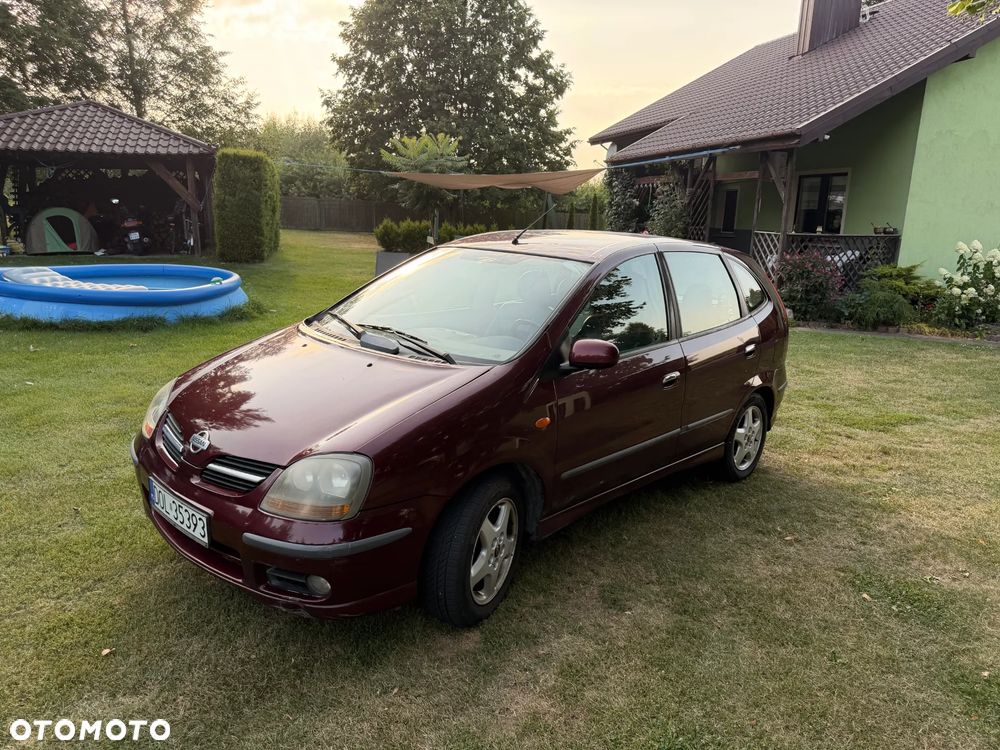 Nissan Almera Tino 1.8 - 8
