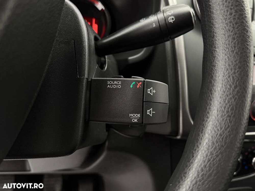 Dacia Logan 1.2 75CP Ambiance - 26