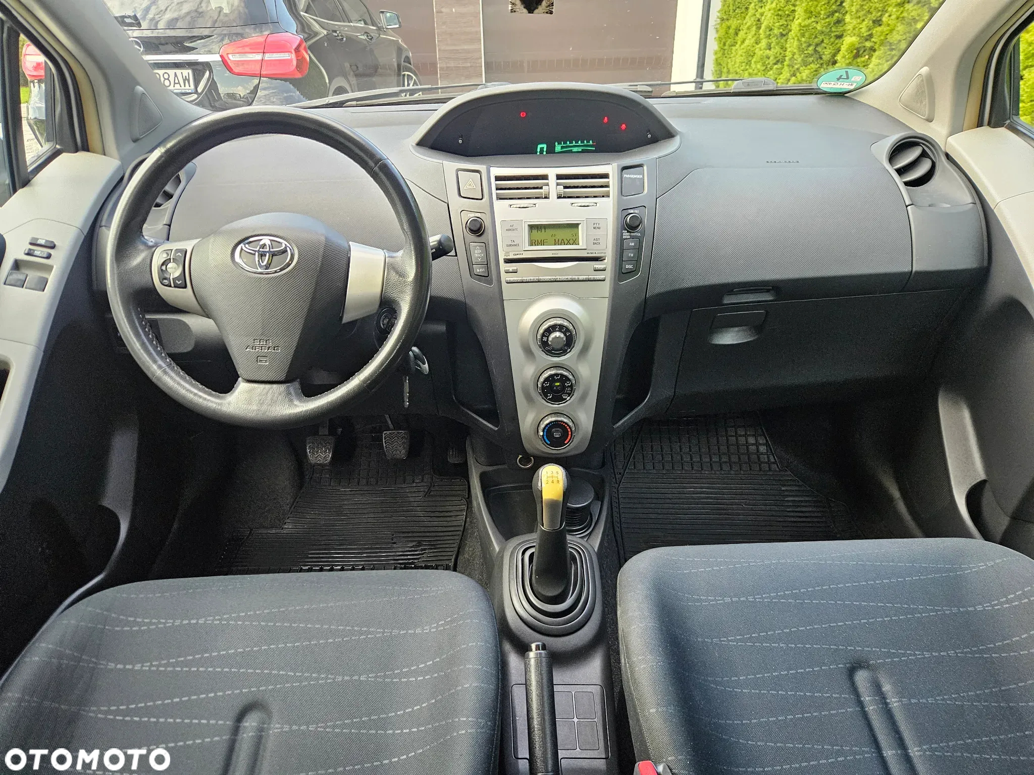 Toyota Yaris 1.3 Sol - 6