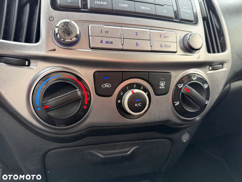 Hyundai i20 - 17