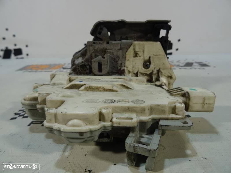 Fecho Da Porta Trás Esquerda Audi A4 (8K2, B8)  8K0839015 / 8K0 839 01 - 5