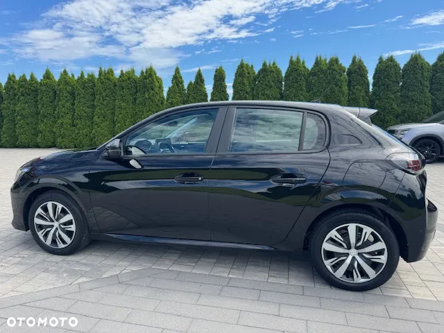 Peugeot 208 - 8