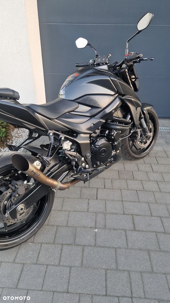 Suzuki GSX - 2