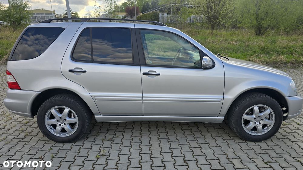 Mercedes-Benz ML 500 - 9