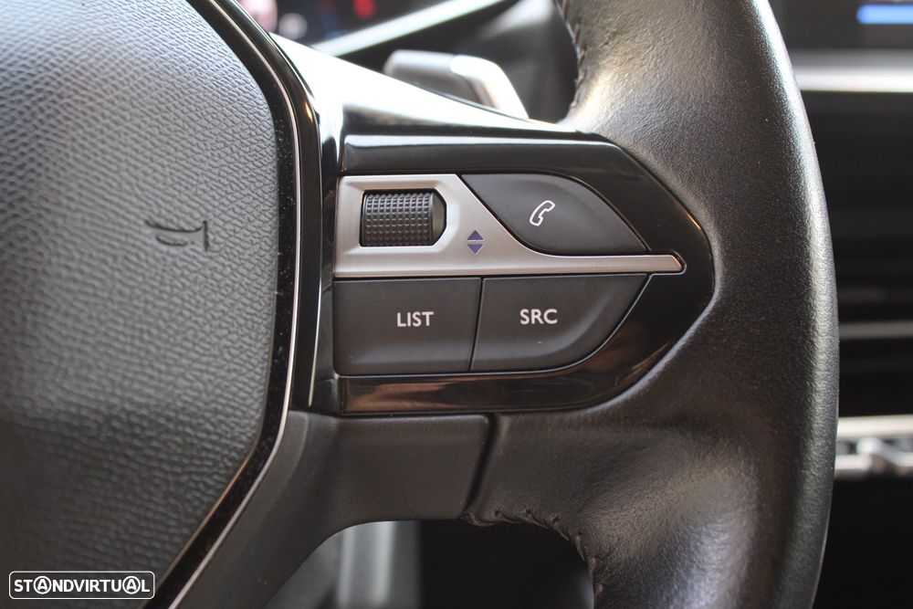 Peugeot 208 1.2 PureTech Allure EAT8 - 17