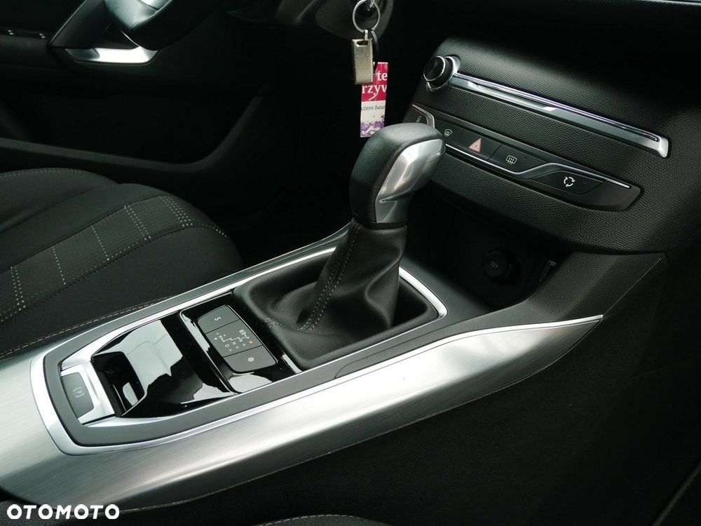 Peugeot 308 BlueHDi FAP 150 Stop&Start Automatik Allure - 24