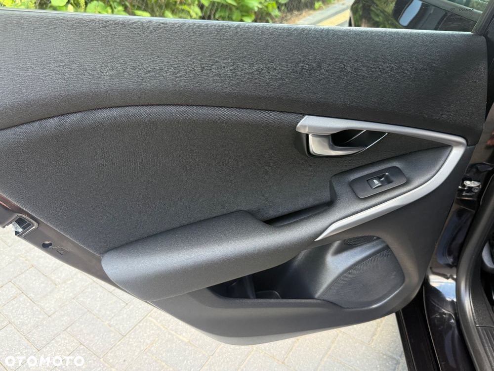 Volvo V40 D2 Geartronic Momentum - 26